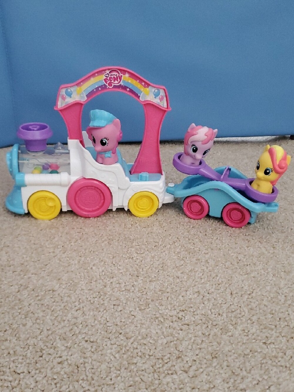My Little Pony Play Castle, Train and Swing with 7 Figures - Picture 2 of 9